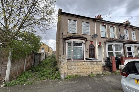 2 bedroom end of terrace house for sale, Stanbrook Road, Gravesend, Kent, DA11