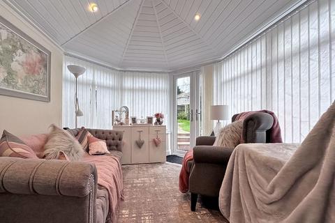40 Avern Close, Tipton, DY4 7ND