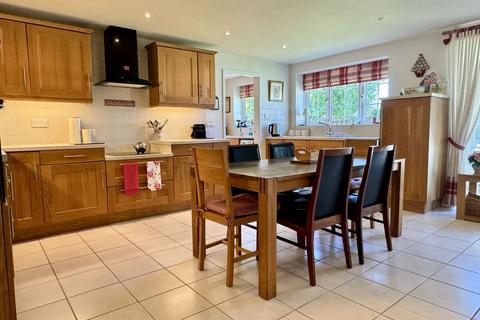 undefined, Lon Gwenfro, Llanbedrgoch, Anglesey, LL76