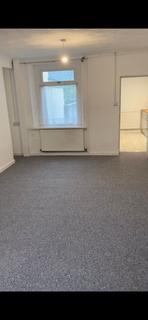 3 bedroom terraced house to rent, Osborne St,