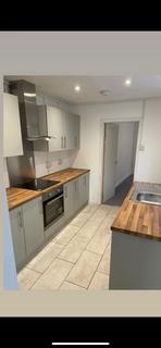 3 bedroom terraced house to rent, Osborne St,