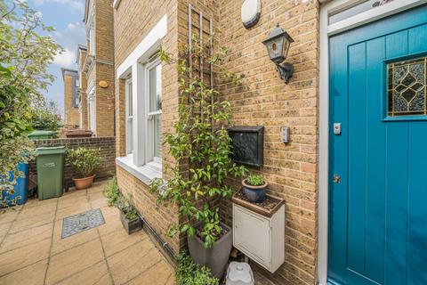 4 bedroom semi-detached house for sale, Ivydale Road, Upper Nunhead