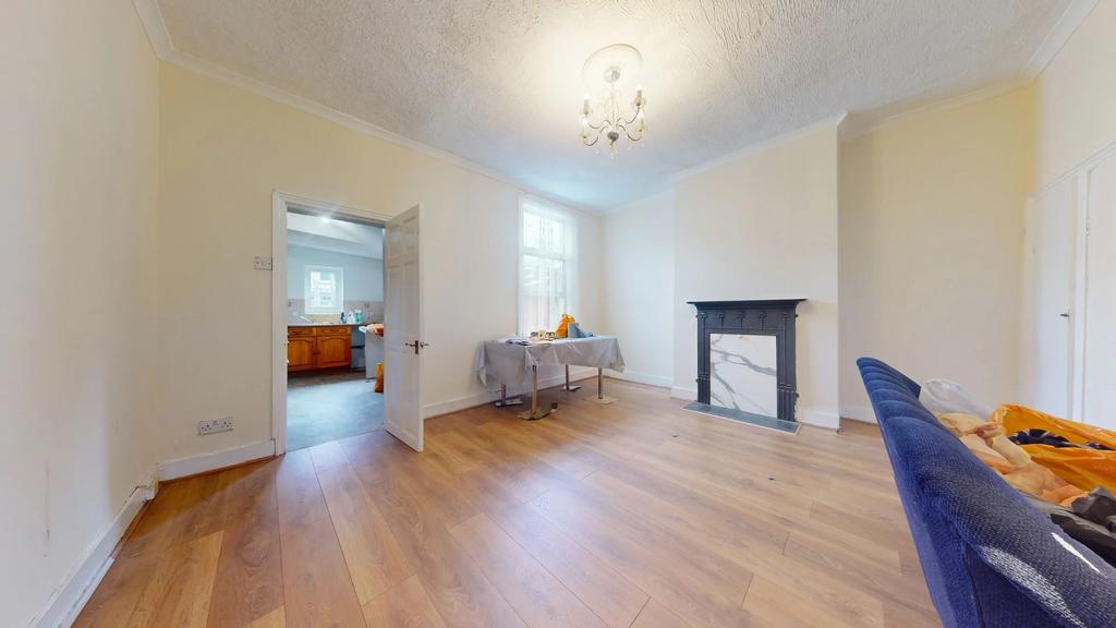 Franciscan Road, London, SW17 3 bed terraced house £2,500 pcm (£577 pw)