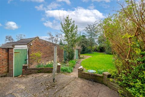 4 Brooklands Way, Redhill, RH1 2BW
