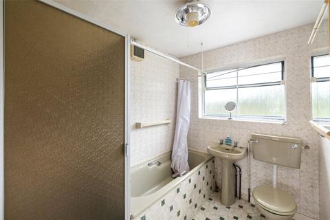 4 Brooklands Way, Redhill, RH1 2BW