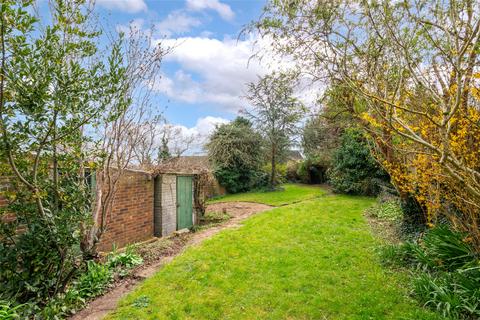 4 Brooklands Way, Redhill, RH1 2BW