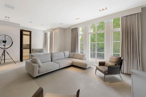 3 bedroom apartment to rent, Onslow Square
