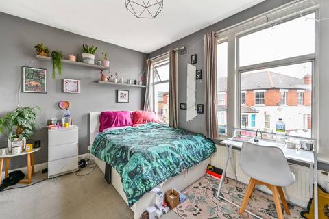 3 bedroom semi-detached house for sale, Hermitage Road, Harringay, London, N4