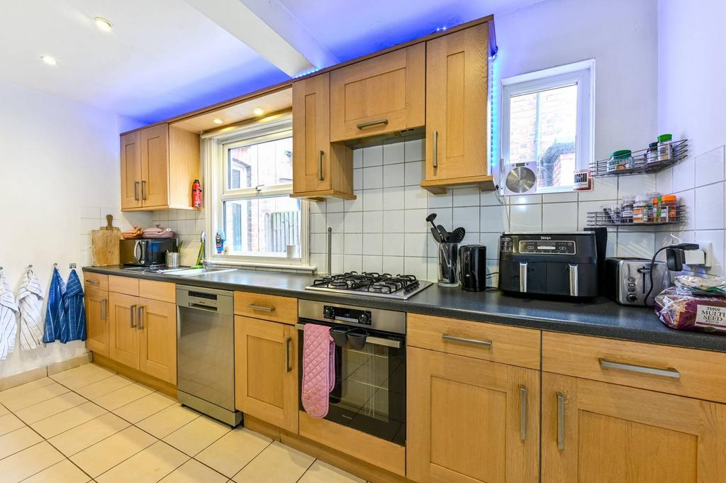 Hermitage Road, Harringay, London, N4 3 bed semidetached house for