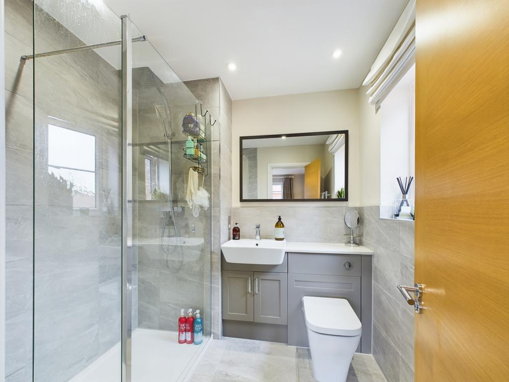 Ensuite Bathroom