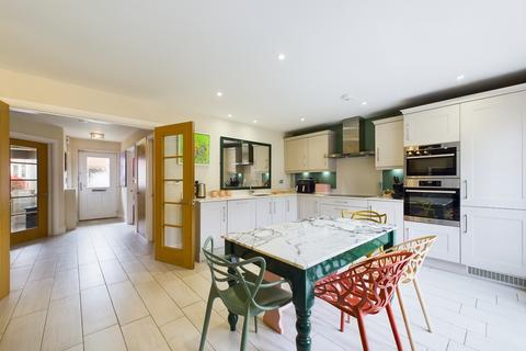 4 Heatherfields Way, Whitehill, Bordon, GU35 9DN