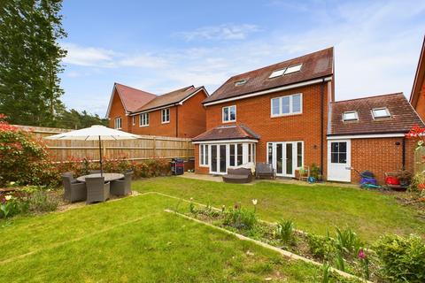 4 Heatherfields Way, Whitehill, Bordon, GU35 9DN