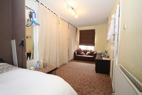 50 Bamford Avenue, Wembley, HA0 1NB
