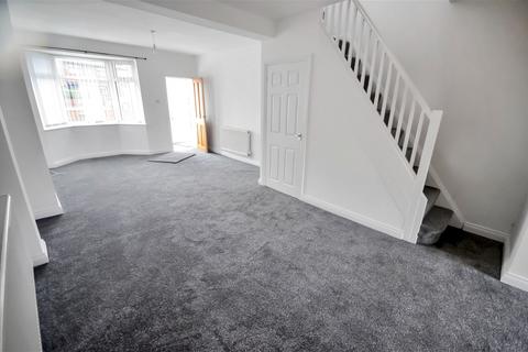 2 bedroom terraced house to rent, Naylor Road, Widnes, WA8 0BS