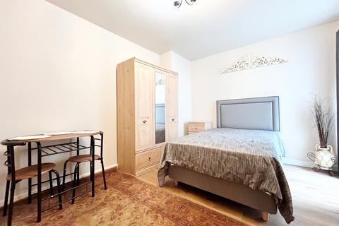 undefined, High Street, Cheltenham GL50