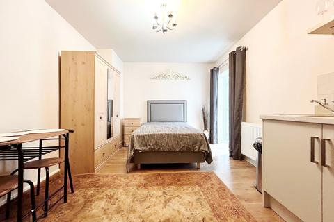 undefined, High Street, Cheltenham GL50