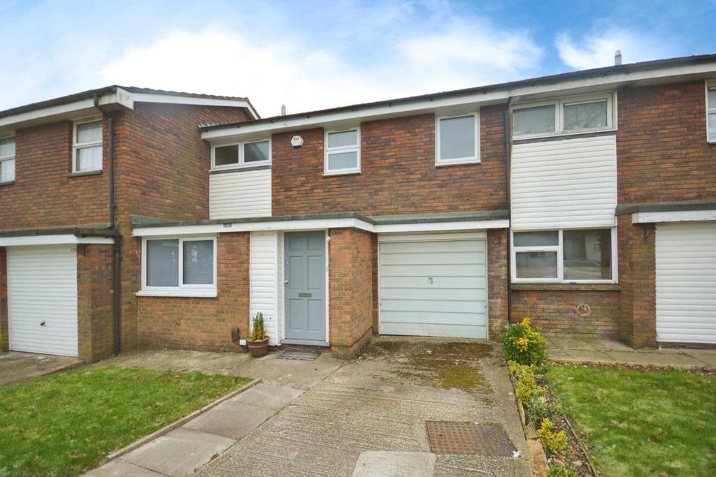 Chestnut Lane, Amersham HP6 3 bed terraced house for sale £550,000