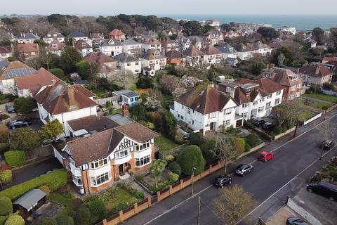 2 Dingle Road, Bournemouth, BH5 2DR
