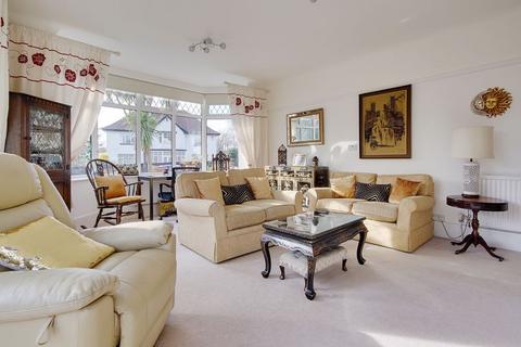 2 Dingle Road, Bournemouth, BH5 2DR