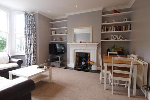 2 bedroom flat to rent, Mountview Road, Finsbury Park, N4