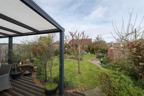 11 Clive Road, Cliffsend, Ramsgate, CT12 5EG