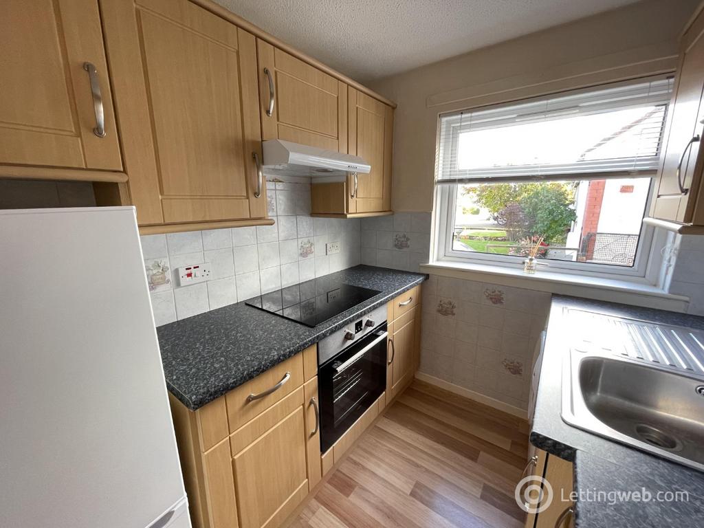 Chestnut Grove, Larkhall, ML9 2 bed bungalow £750 pcm (£173 pw)