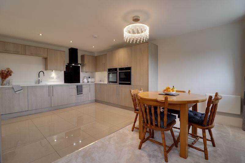 Kitchen/Dining Area