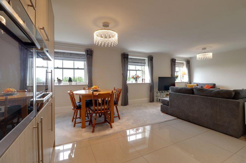 Kitchen/Dining Area