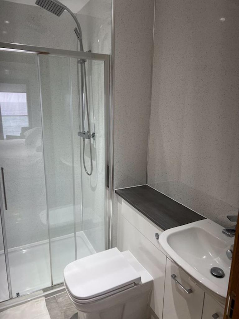 En Suite Shower Room