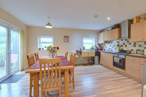 4 bedroom terraced house for sale, Old Bank Road, Mirfield WF14