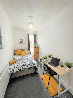 3 bedroom terraced house to rent, Derby DE22