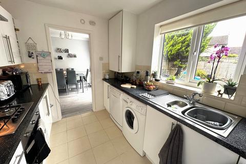 3 bedroom detached house to rent, Glenrise Close, St. Mellons, Cardiff. CF3