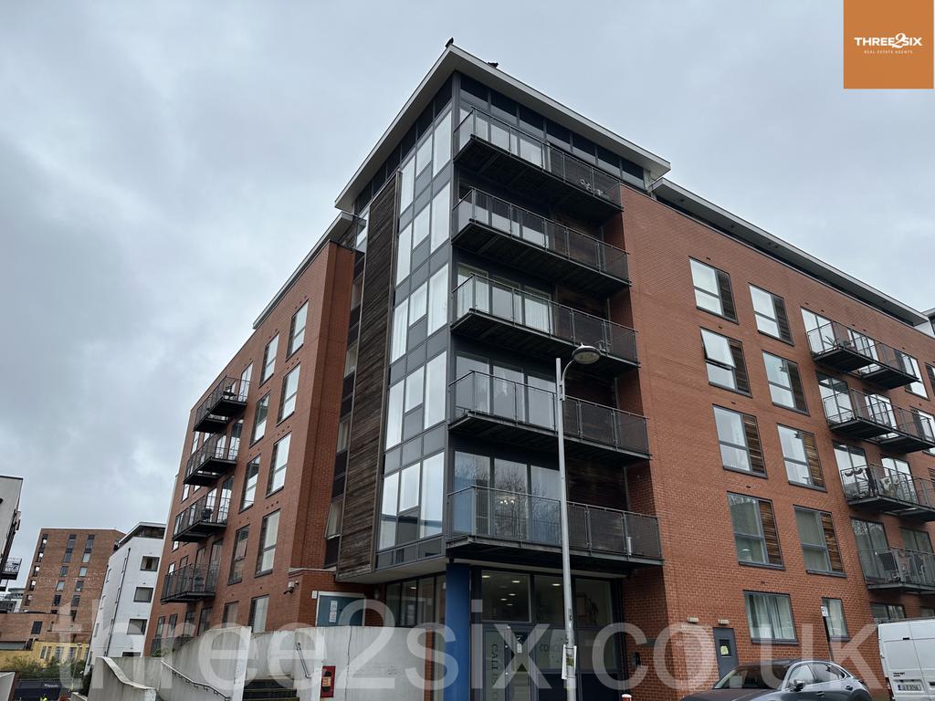Cozy Furnished Studio Apartment with Balcony.