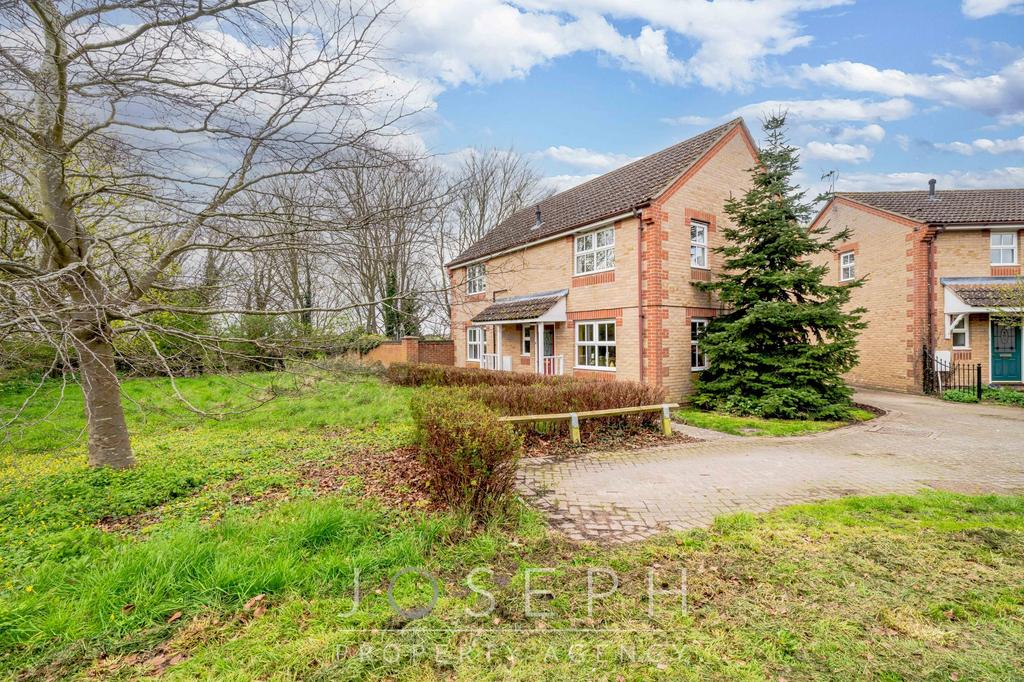 Wilson Road, Hadleigh, IP7 4 bed detached house for sale £475,000