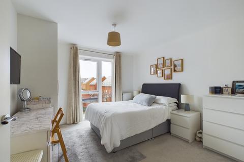 2 bedroom flat for sale, Lambert Court, Chapel Gate, Basingstoke, RG21