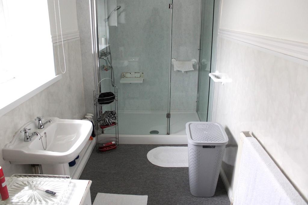 En Suite Shower Room