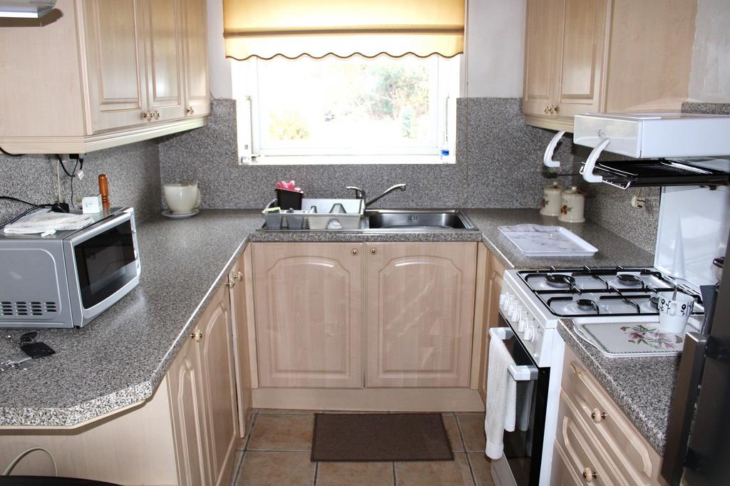Open-plan Kitchen off Dining Room