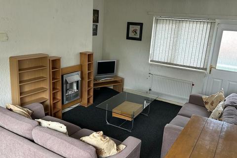 2 bedroom apartment to rent, Flaxwood Walk, Manchester, M22