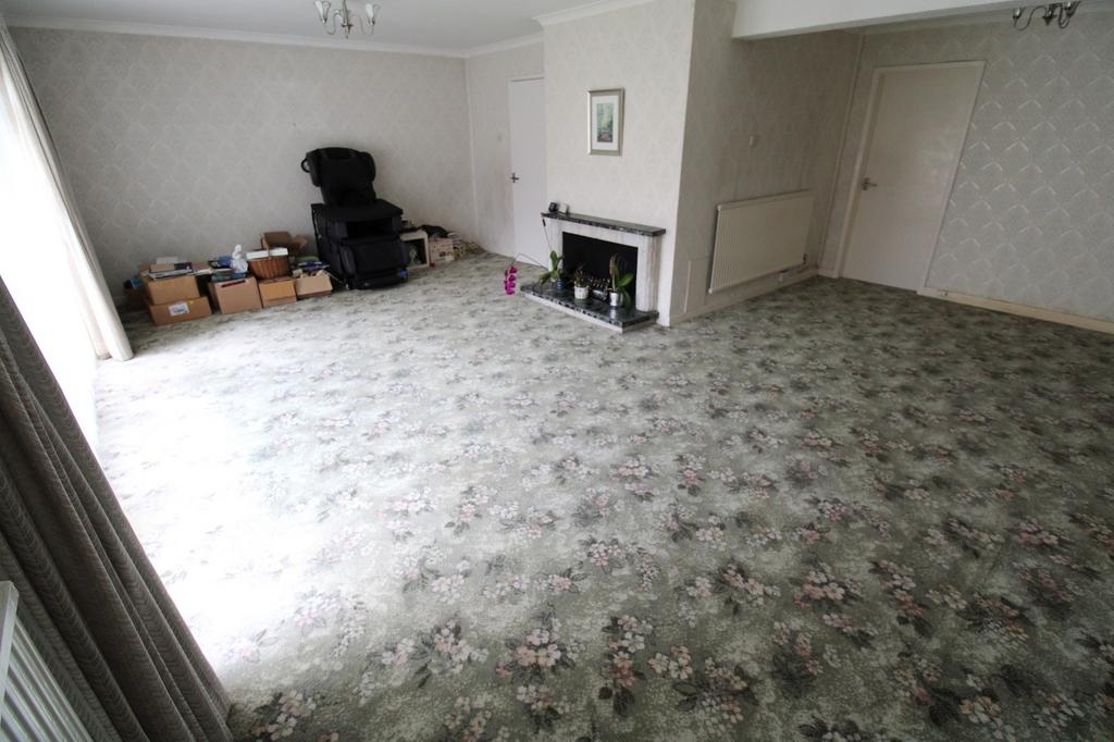 L Shaped Lounge/Dining Room