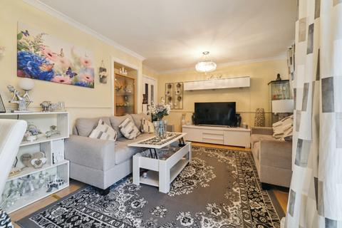 2 bedroom apartment for sale, Dochart Drive, Flat 1, Clermiston, Edinburgh, EH4 7LT