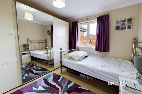 4 Melton Fields, Epsom, KT19 9QH