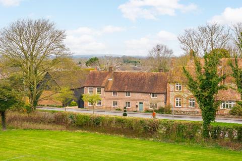 5 bedroom detached house for sale, Aylesbury Road, Monks Risborough, Princes Risborough, Buckinghamshire, HP27