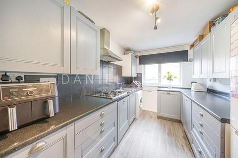 2 bedroom apartment for sale, Marlborough Close, London, SE17