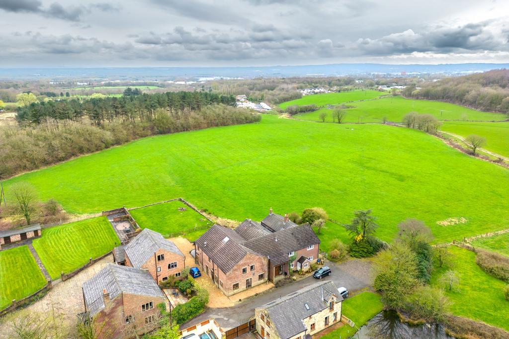 Hall Lane, Wigan WN2 4 bed barn conversion for sale £550,000