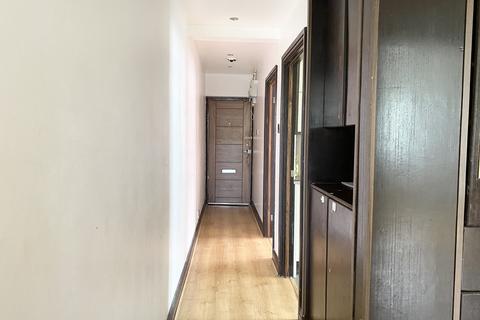 2 bedroom flat for sale, Bridle Close, EN3
