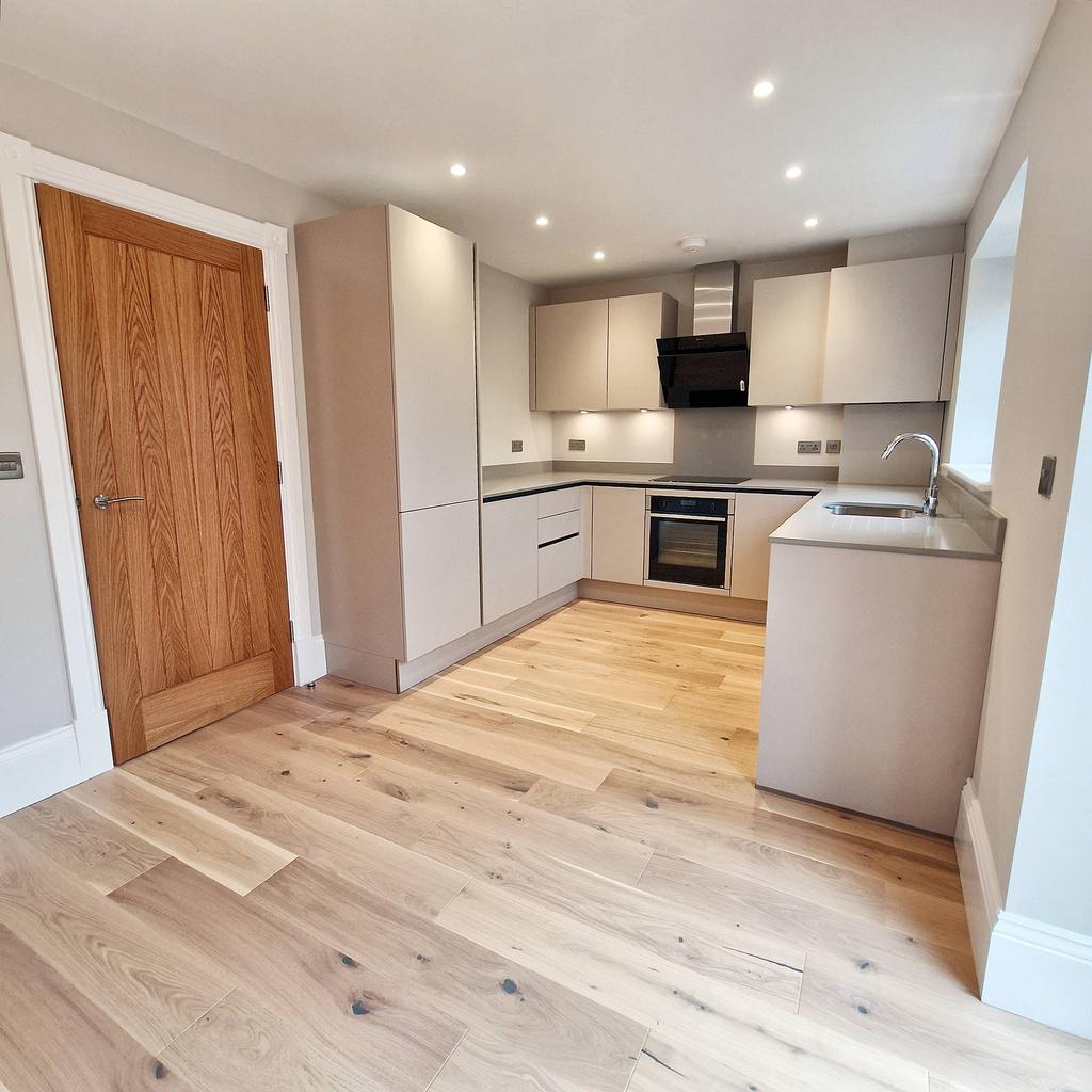 Example kitchen (Plot 21)