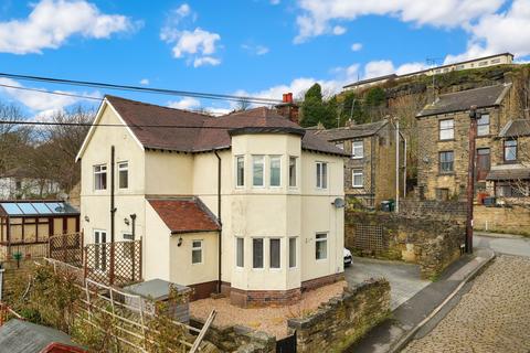 3 bedroom detached house for sale, Spark Street, Huddersfield, HD3