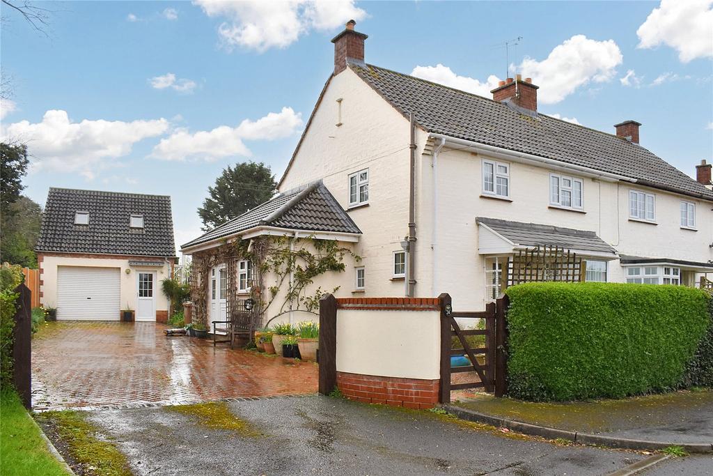 Stoulton, Worcester WR7 3 bed semidetached house for sale £350,000