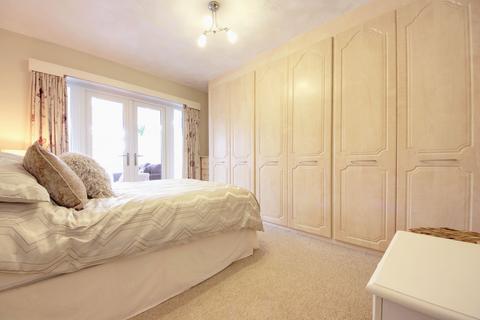 2 bedroom semi-detached bungalow for sale, Harefield, Uxbridge UB9