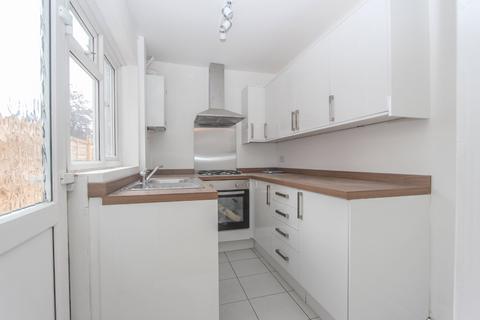 2 bedroom terraced house to rent, Watford WD18